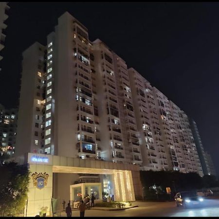 Downtown Delight Appartement Lucknow Buitenkant foto