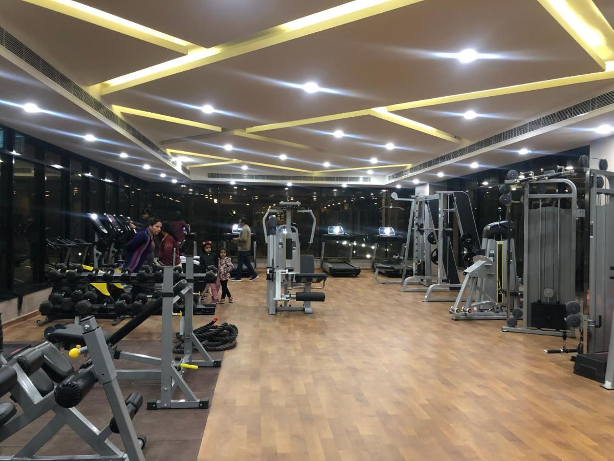 Downtown Delight Appartement Lucknow Buitenkant foto