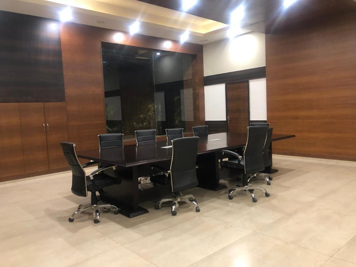 Downtown Delight Appartement Lucknow Buitenkant foto